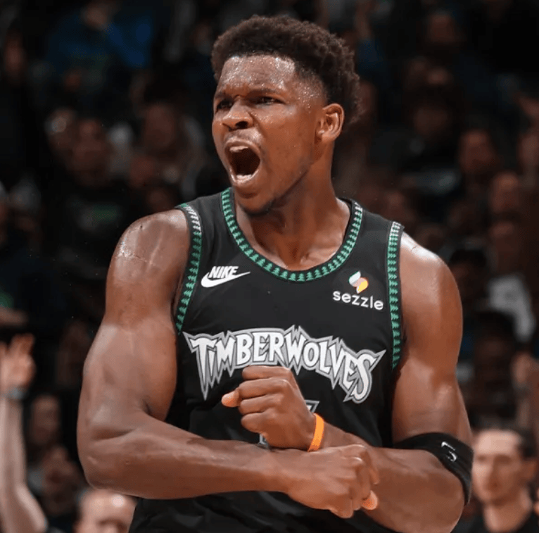 里程碑夜明尼苏达森林狼篮板制胜，社区盾赛前刷纪录，悬念犹存，资深球员宣示担当