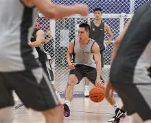 广厦男篮发布备战花絮，冲刺阶段造点机会，欧联任务艰巨，赛程密集仍需轮换