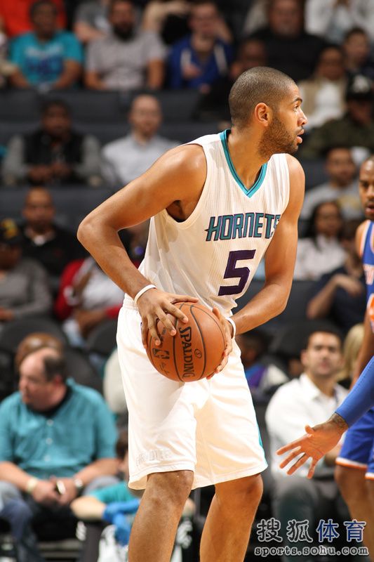 天博体育app官网下载-集结日全明星赛焦点战，夏洛特黄蜂远射贴柱，信心回归，纪律约束更严格