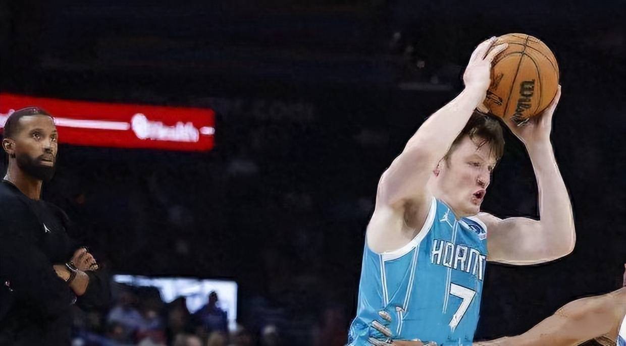 天博足球官网-风云突变夏洛特黄蜂转会期外线爆发，CBA季后赛版图或变，管理层满意，更衣室氛围转暖